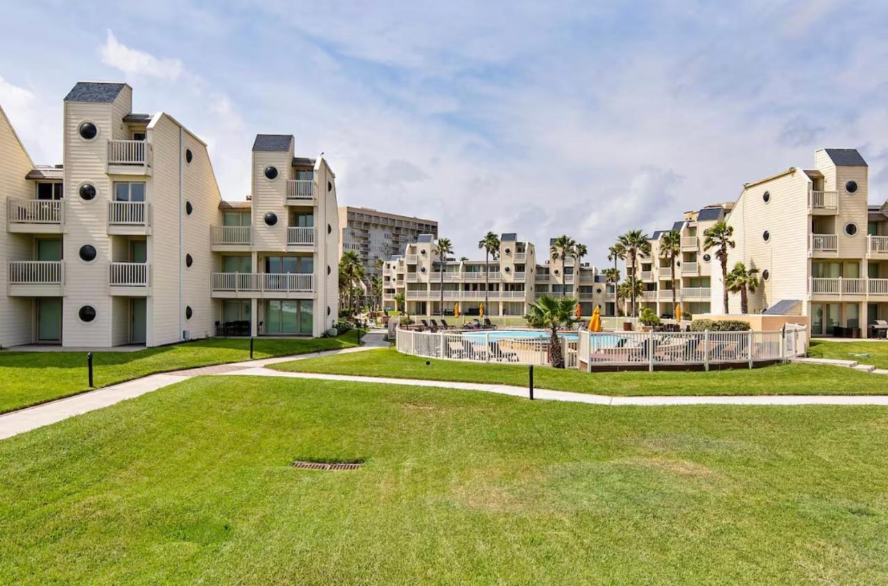 Ocean Breeze Retreat 2Bed 2Bath, Heated Pool! Apartamento South Padre Island Exterior foto