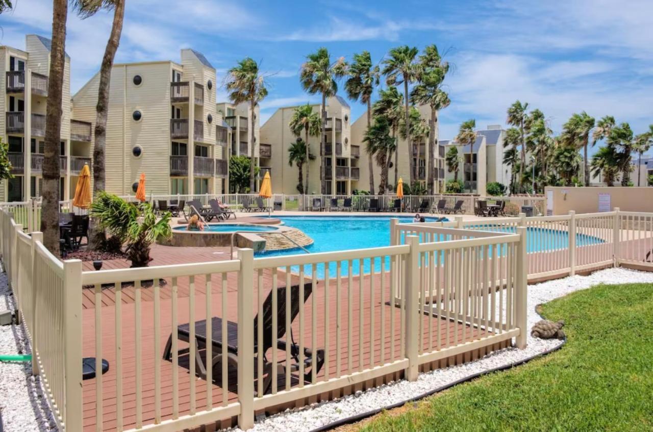 Ocean Breeze Retreat 2Bed 2Bath, Heated Pool! Apartamento South Padre Island Exterior foto